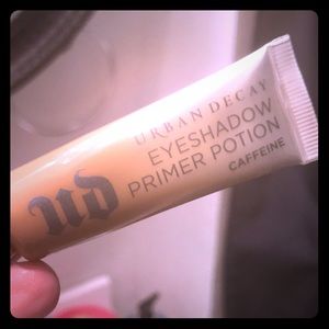 Urban Decay shadow primer